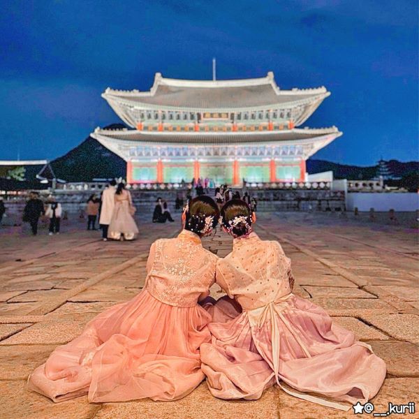 gyeongbokgung, life 4 cuts, traditional lantern, seoul itinerary, korean history drama