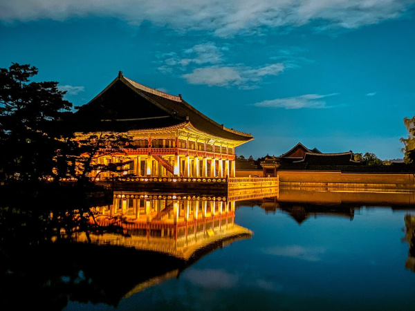 gyeongbokgung, life 4 cuts, traditional lantern, seoul itinerary, korean history drama